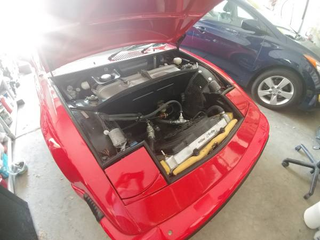 Illustration for article titled Please Tell Me Why This Madman Put A Chevy 350 Engine In A Porsche 914